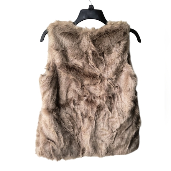 Joie Super Soft Faux Fur V Neckline Festival Boho Neutral Tan Clasped Vest XS - Picture 3 of 10